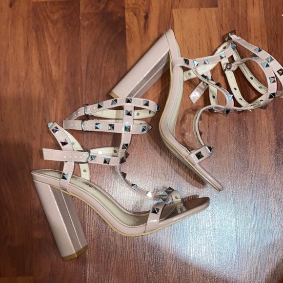 Studded Heel in Blush - Picture 3 of 3